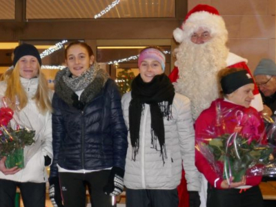 ﻿Course de Noël de La Ravoire﻿ - 350 coureurs sur la place de l’Hotel de Ville